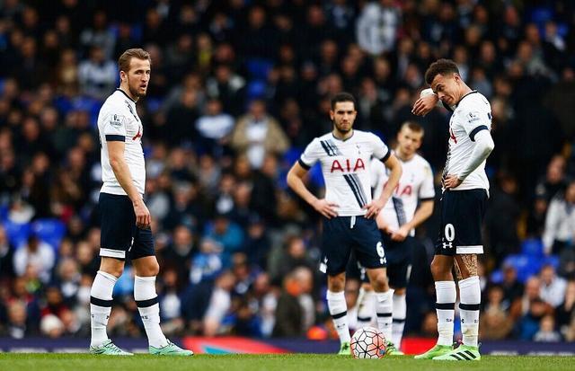 官方：26岁的前比利时国脚、国米旧将范赫斯登退役