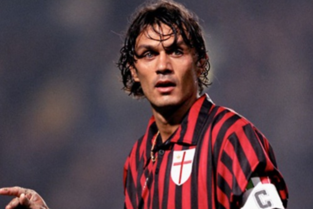 汪涵陪儿子参加马术比赛，嚼槟榔一脸享受，与老婆交替带娃引热议