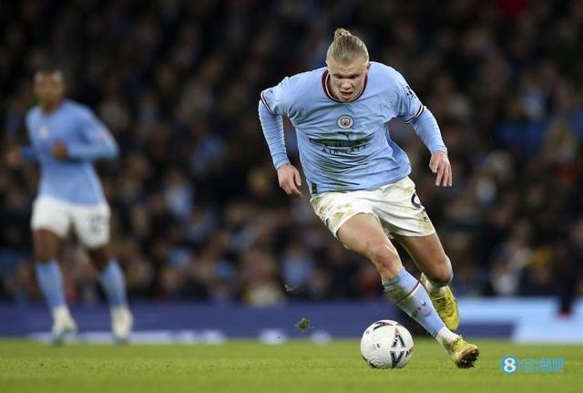 博尔哈：哈兰德是目前足坛最佳中锋；历史最佳中锋是德罗巴